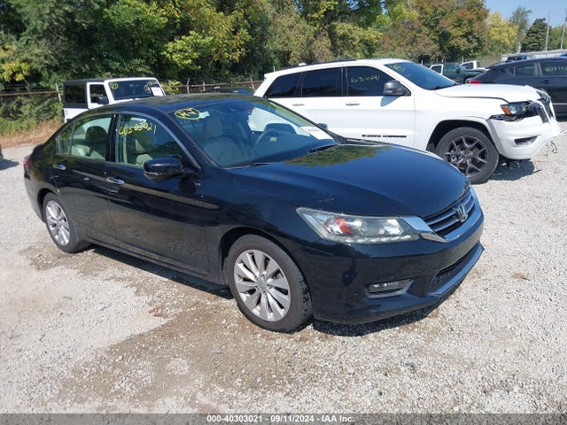 2015 1HGCR3F86FA005516 main image