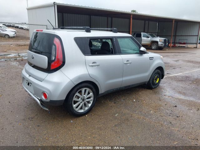 KNDJP3A59J7556991 KIA SOUL +