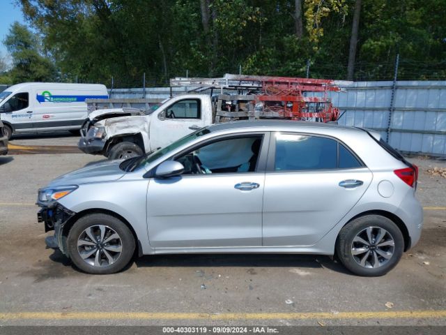 3KPA25AD8ME420759 KIA Rio 5-door S