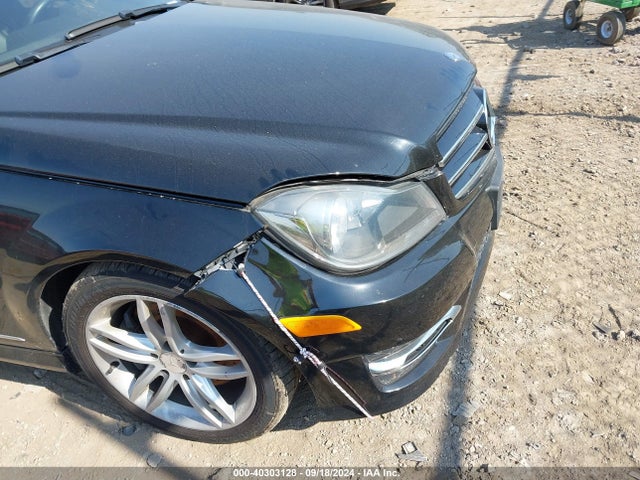 WDDGF8AB2ER324216 Mercedes-Benz C 300 Luxury 4matic/sport 4matic