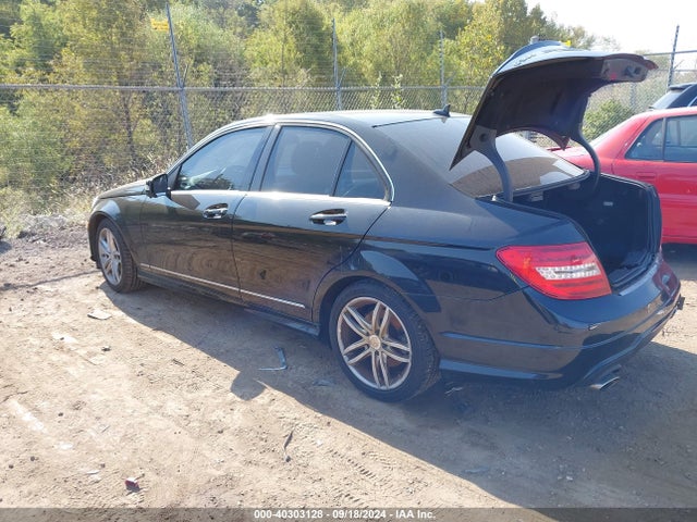 WDDGF8AB2ER324216 Mercedes-Benz C 300 Luxury 4matic/sport 4matic