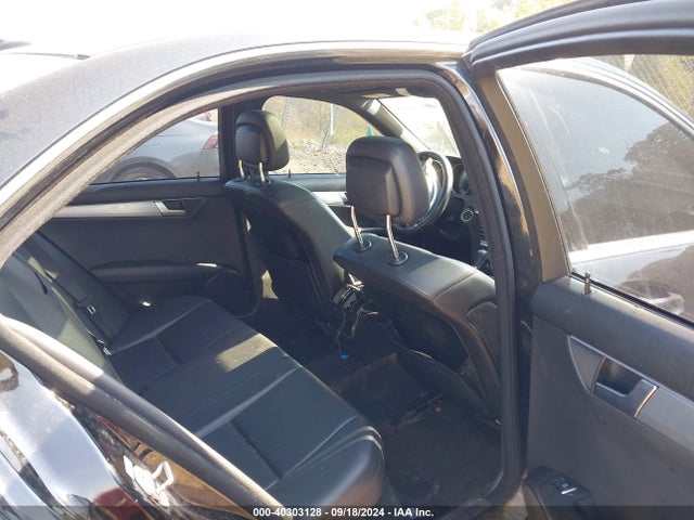 WDDGF8AB2ER324216 Mercedes-Benz C 300 Luxury 4matic/sport 4matic