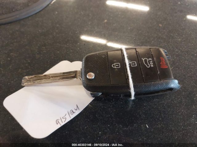 5XYKT3A60EG429130 KIA SORENTO LX