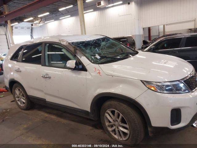 5XYKT3A60EG429130 KIA SORENTO LX