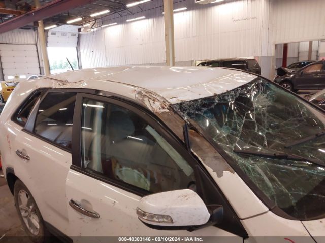 5XYKT3A60EG429130 KIA SORENTO LX