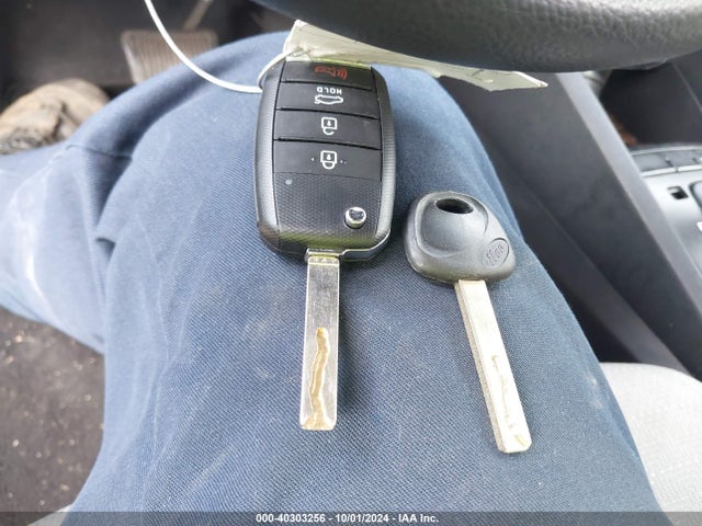 KIA RIO S 2019 3KPA24AB9KE201735 Image 11