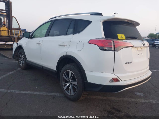 Toyota Rav4 Xle 2016 JTMWFREV2GD083175 Image 3