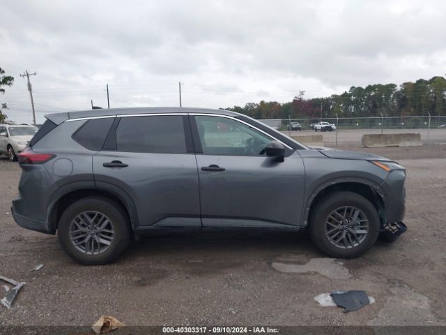 5N1BT3AA8RC749340 Nissan Rogue S Fwd