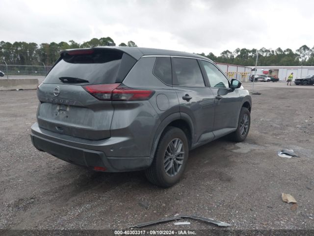 5N1BT3AA8RC749340 Nissan Rogue S Fwd