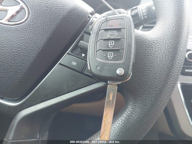 Hyundai SONATA SE 2016 5NPE24AFXGH379032 Image 11