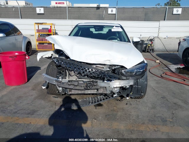 W1KAF4GB8PR126944 Mercedes-Benz C 300 Sedan