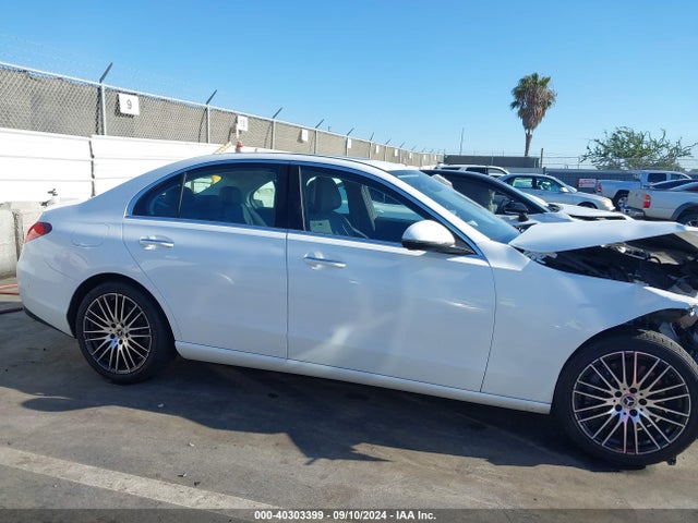 W1KAF4GB8PR126944 Mercedes-Benz C 300 Sedan