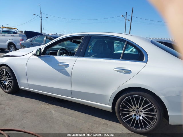 W1KAF4GB8PR126944 Mercedes-Benz C 300 Sedan