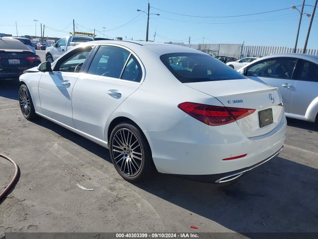 W1KAF4GB8PR126944 Mercedes-Benz C 300 Sedan