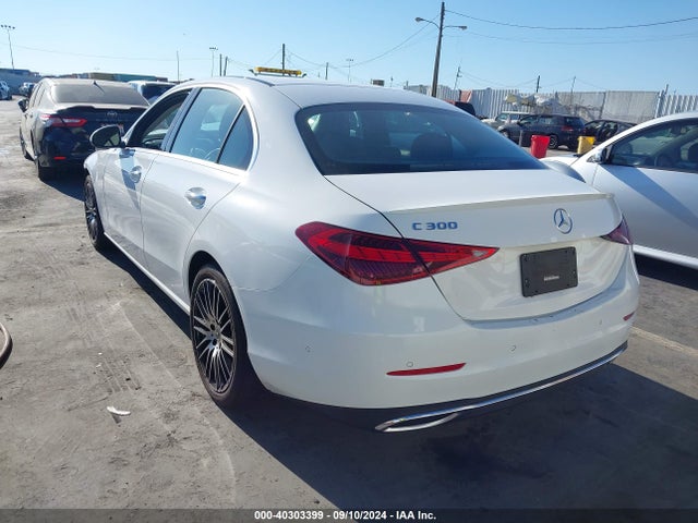 W1KAF4GB8PR126944 Mercedes-Benz C 300 Sedan