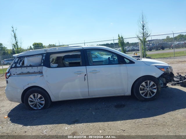 KIA SEDONA LX 2016 KNDMB5C13G6114370 Image 13