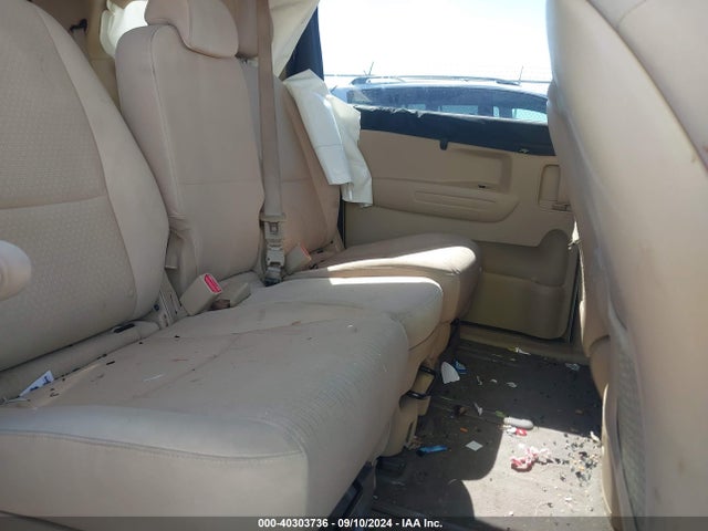 KIA SEDONA LX 2016 KNDMB5C13G6114370 Image 8