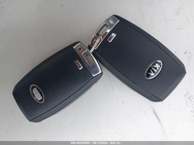 KNDCB3LC1K5252134 KIA NIRO LX