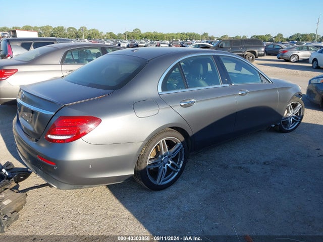 WDDZF4JB0HA121877 Mercedes-Benz E 300