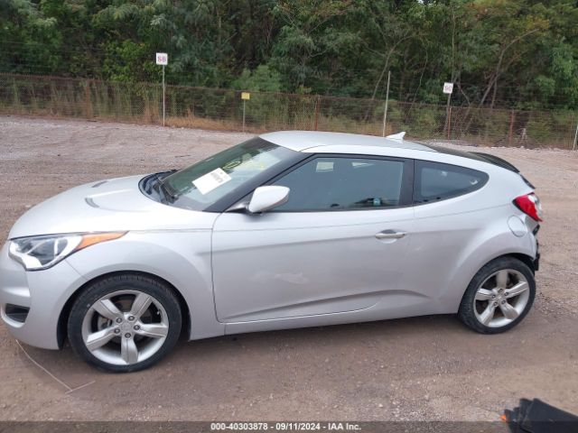 KMHTC6AD3EU204411 Hyundai Veloster Base W/black