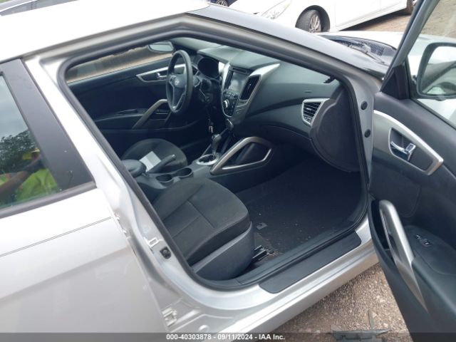 KMHTC6AD3EU204411 Hyundai Veloster Base W/black