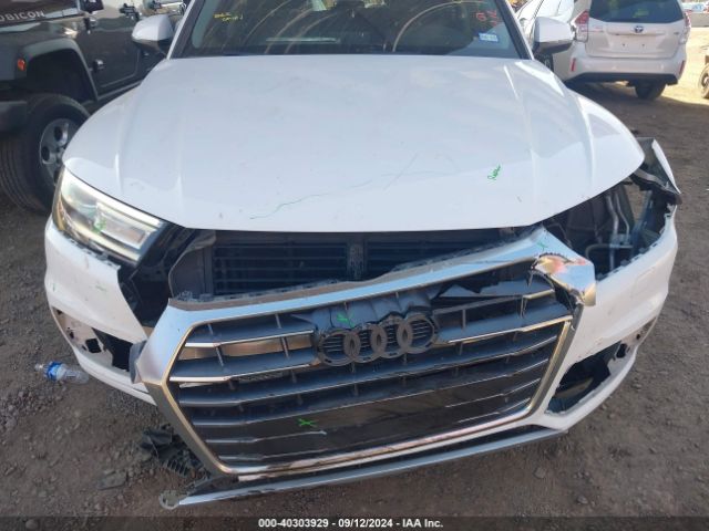 WA1ANAFY8J2133050 Audi Q5 2.0t Premium/2.0t Tech Premium