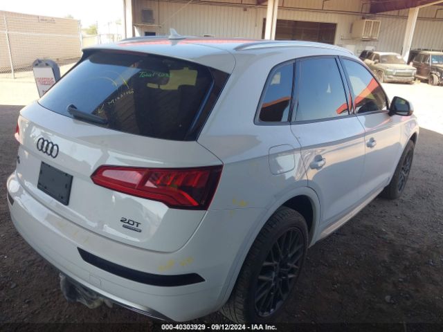 WA1ANAFY8J2133050 Audi Q5 2.0t Premium/2.0t Tech Premium