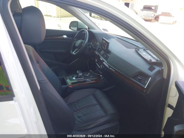 WA1ANAFY8J2133050 Audi Q5 2.0t Premium/2.0t Tech Premium