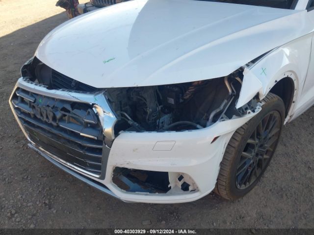 WA1ANAFY8J2133050 Audi Q5 2.0t Premium/2.0t Tech Premium
