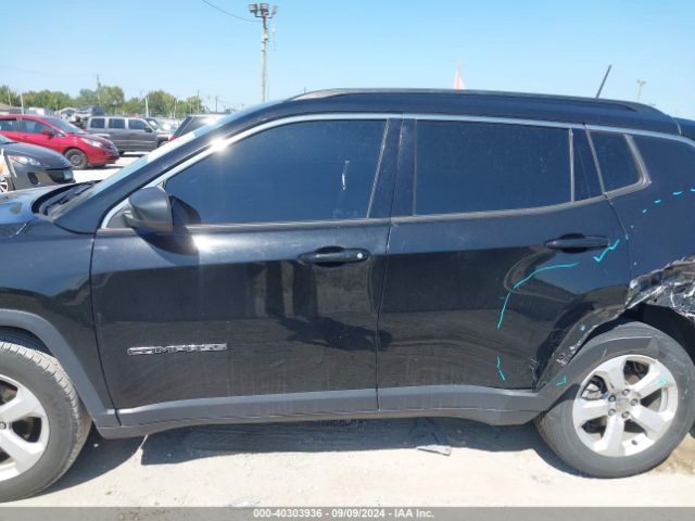 3C4NJCBB7JT502317 Jeep Compass Latitude Fwd