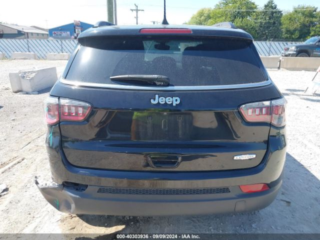 3C4NJCBB7JT502317 Jeep Compass Latitude Fwd