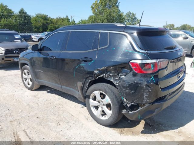 3C4NJCBB7JT502317 Jeep Compass Latitude Fwd
