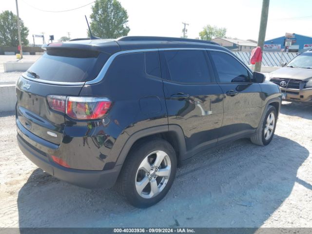 3C4NJCBB7JT502317 Jeep Compass Latitude Fwd
