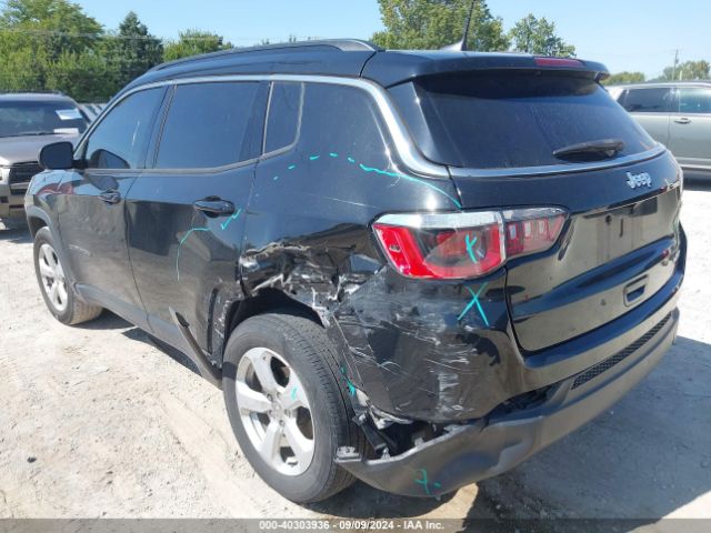 3C4NJCBB7JT502317 Jeep Compass Latitude Fwd