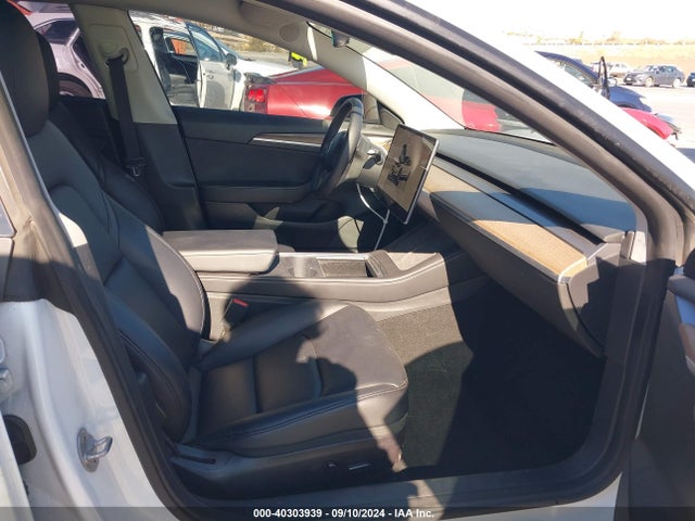 2022 TESLA MODEL 3 5YJ3E1EBXNF299634 Photo 4