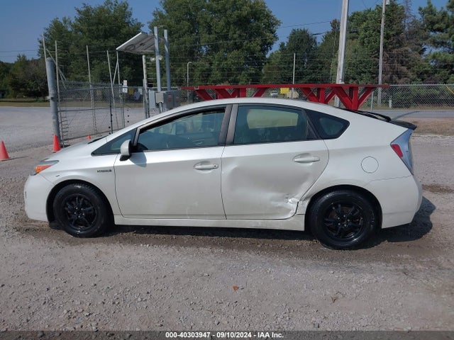 Toyota Prius Two 2015 JTDKN3DU0F0417510 Image 14
