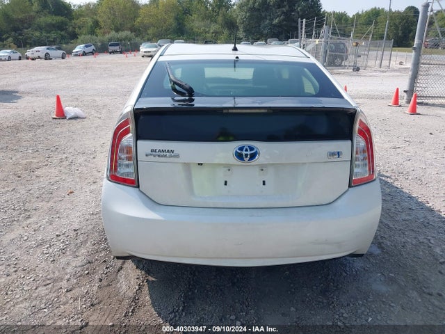 Toyota Prius Two 2015 JTDKN3DU0F0417510 Image 16