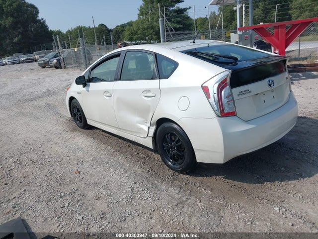 Toyota Prius Two 2015 JTDKN3DU0F0417510 Image 3