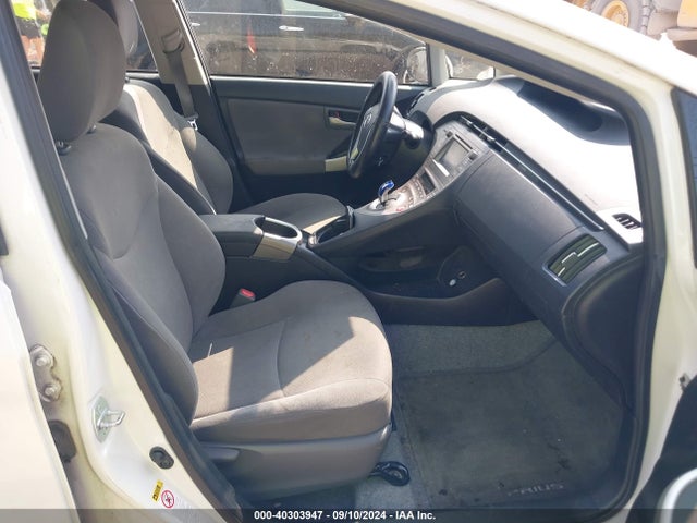 Toyota Prius Two 2015 JTDKN3DU0F0417510 Image 5