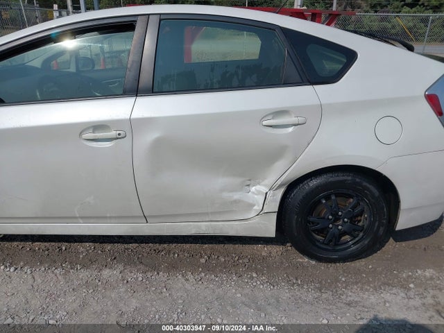 Toyota Prius Two 2015 JTDKN3DU0F0417510 Image 6