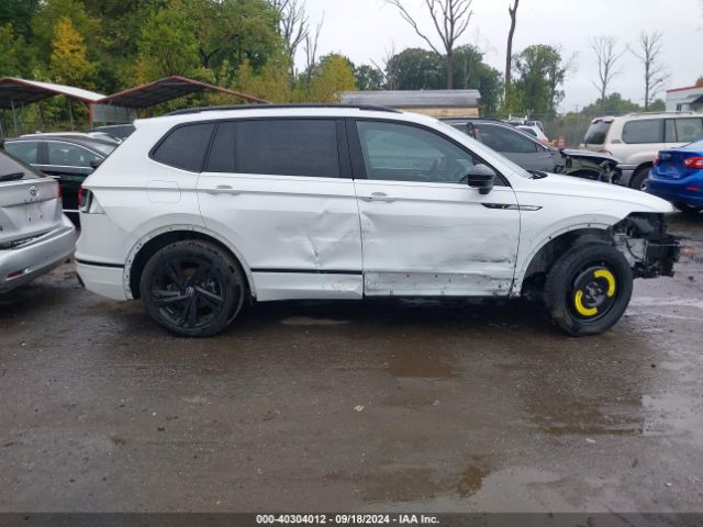 3VVCB7AX8PM117166 Volkswagen Tiguan 2.0t Se R-line Black