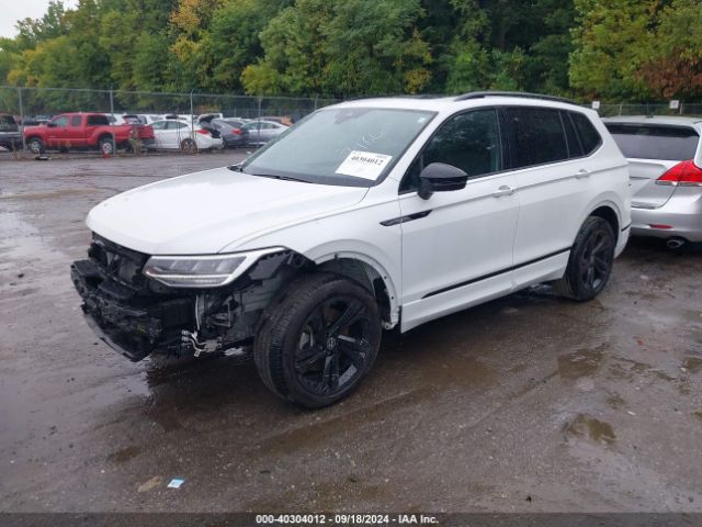 3VVCB7AX8PM117166 Volkswagen Tiguan 2.0t Se R-line Black