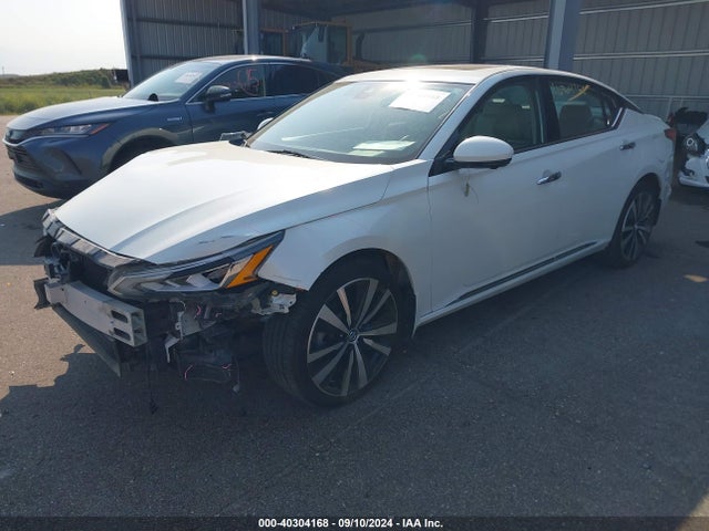 Nissan Altima 2.5 Platinum 2019 1N4BL4FWXKC180968 Image 2