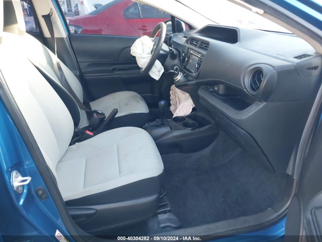JTDKDTB34H1593633 Toyota Prius C One