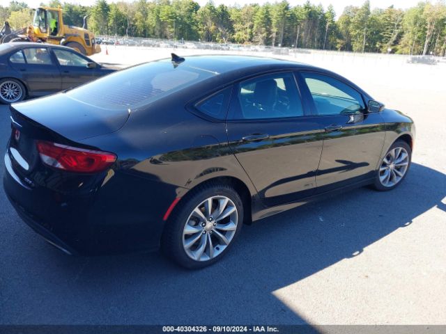 1C3CCCDG8FN664818 Chrysler 200 S