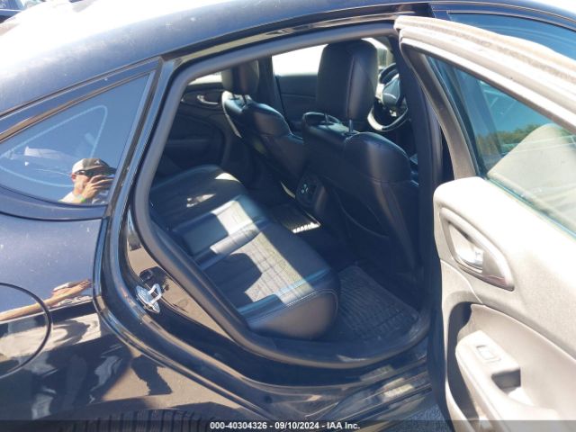 1C3CCCDG8FN664818 Chrysler 200 S