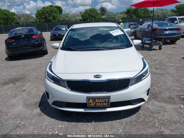 KIA FORTE LX 2018 3KPFL4A70JE257883 Image 13