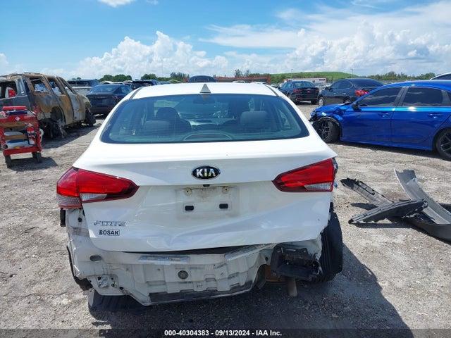 KIA FORTE LX 2018 3KPFL4A70JE257883 Image 17