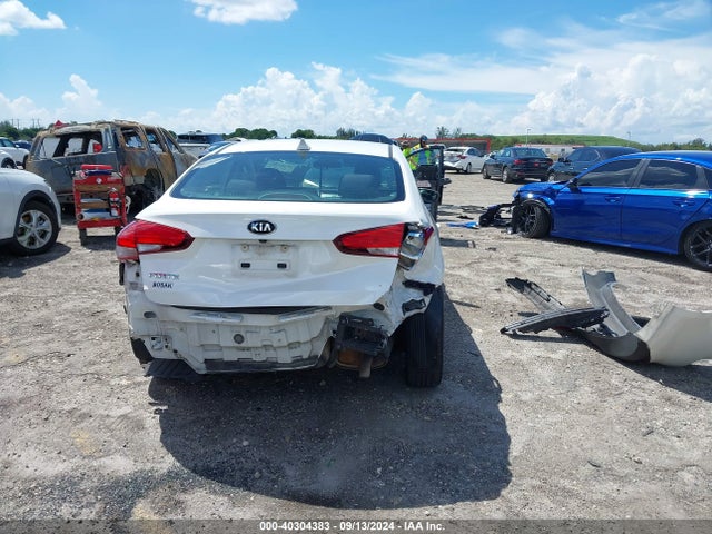 KIA FORTE LX 2018 3KPFL4A70JE257883 Image 18