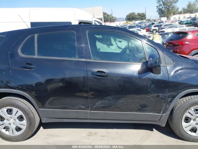 3GNCJKSB5JL207130 Chevrolet TRAX LS